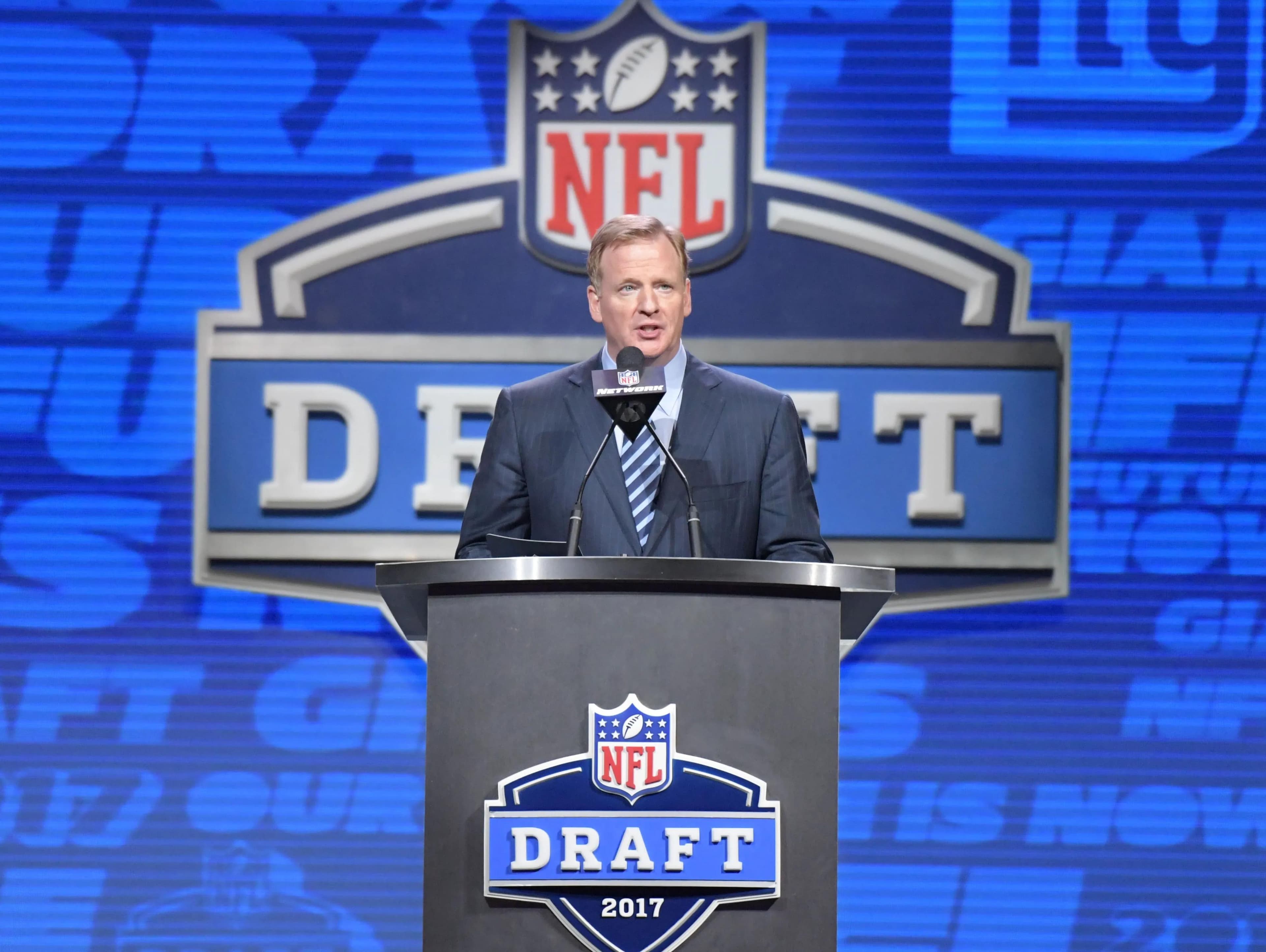 Final 2026 NFL Mock Draft: Predicting All 32 First-Round Picks