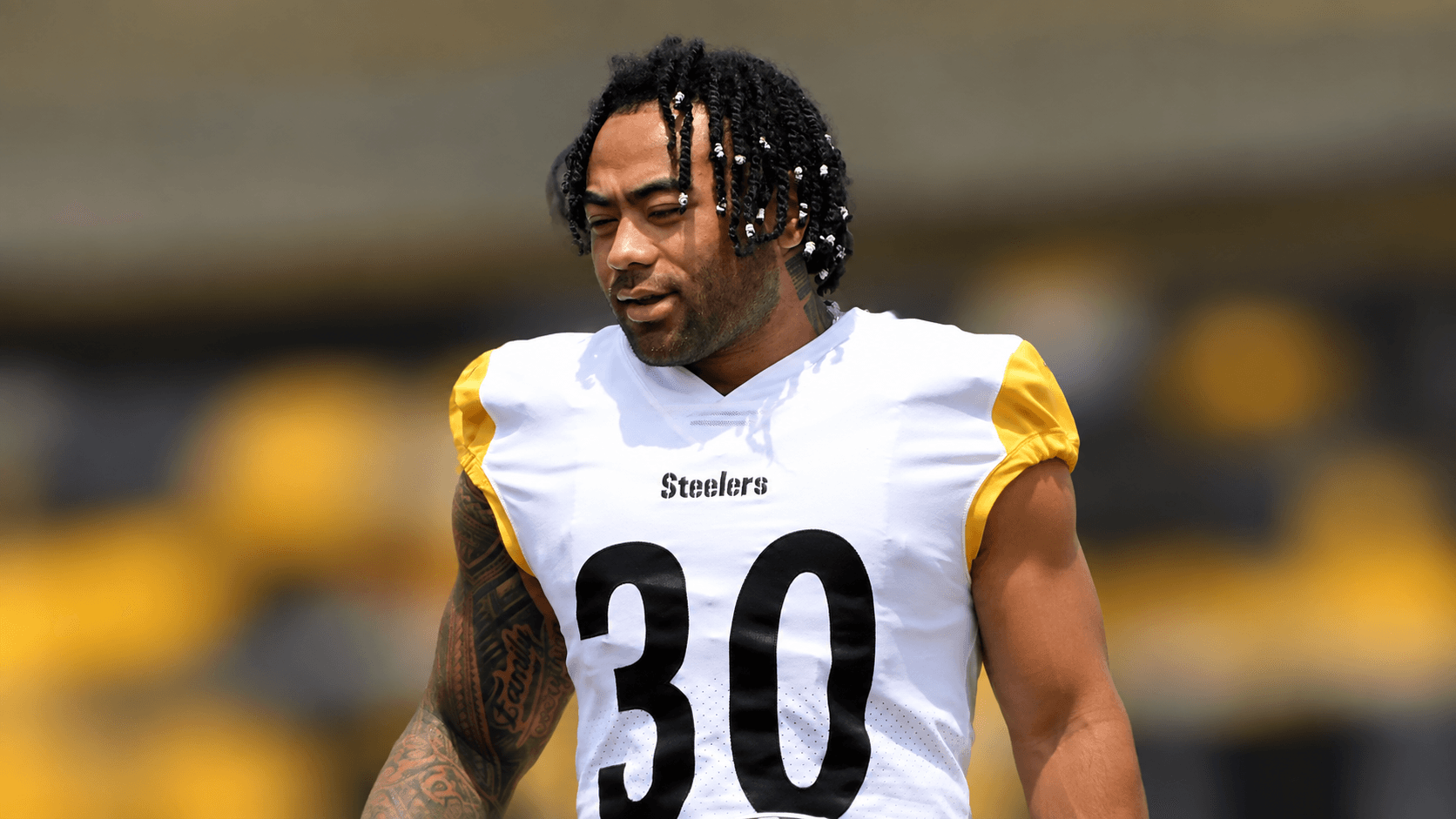 Pittsburgh Steelers running back Jaylen Warren in uniform at training camp
